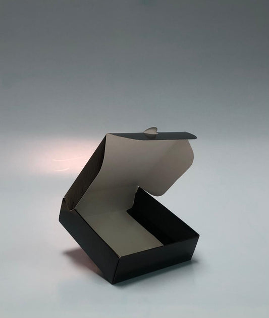 Caja Baul en Cartulina Negra de 10x10x3