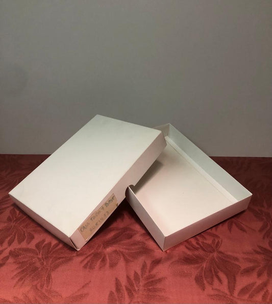 Caja Tapa y Base en Cartulina de 20x15x3