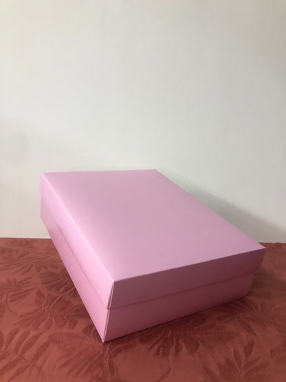 Caja Tapa y Base en Cartulina 24X19X7 Color