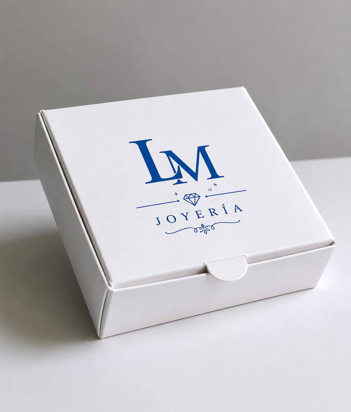 Caja Baul en Cartulina Blanca de 10x10x3