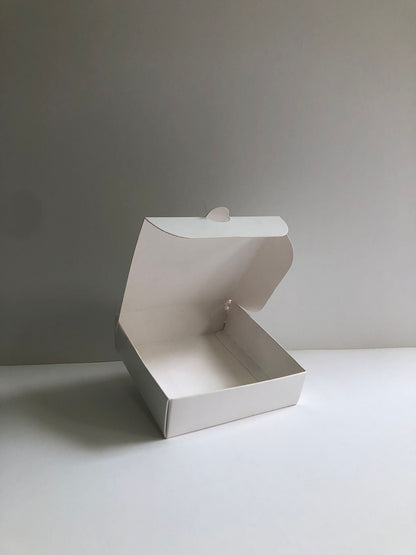 Caja Baul en Cartulina Blanca de 10x10x3
