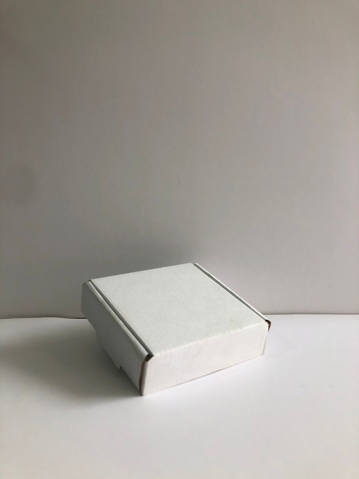 Caja Baul en Microcorrugado Blanco Cafe 11x10x3