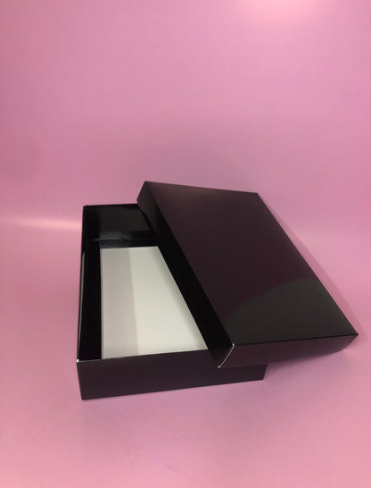 Caja Tapa y Base en Cartulina Negra de 20x15x5