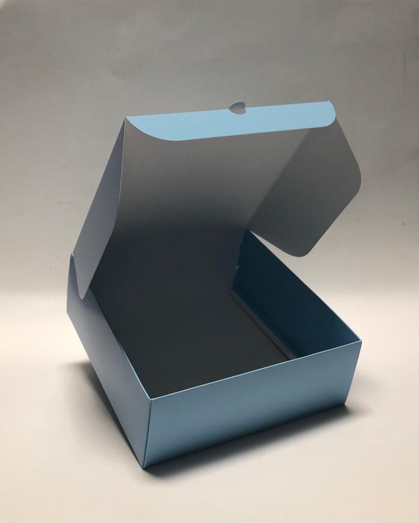 Caja Baul en Cartulina Color Aul de 19x19x7