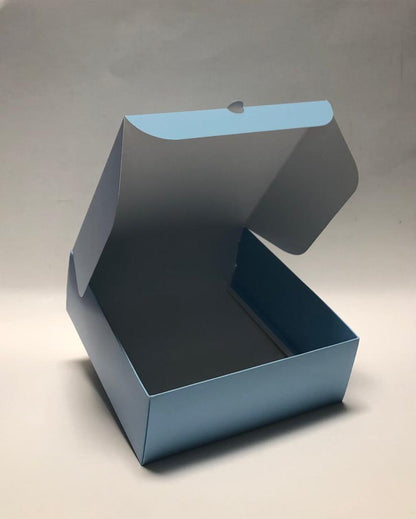 Caja Baul en Cartulina Color Aul de 19x19x7