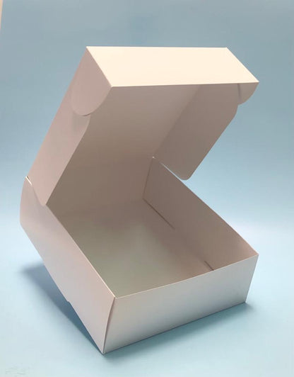 Caja Baul en Cartulina Blanca de 20x24x8