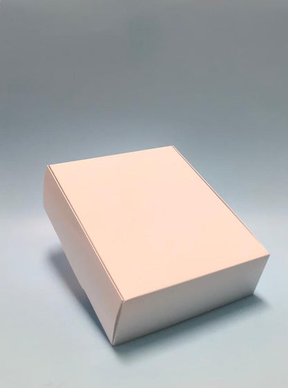 Caja Baul en Cartulina Blanca de 20x24x8