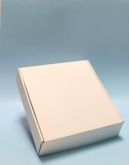 Caja Baul en Microcorrugado Blanco Cafe de 25x25x6