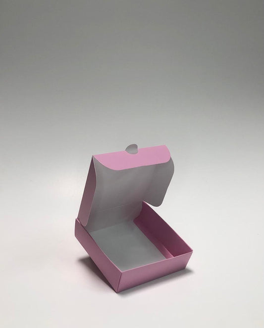 Caja Baul en Cartulina Rosada 10x10x3