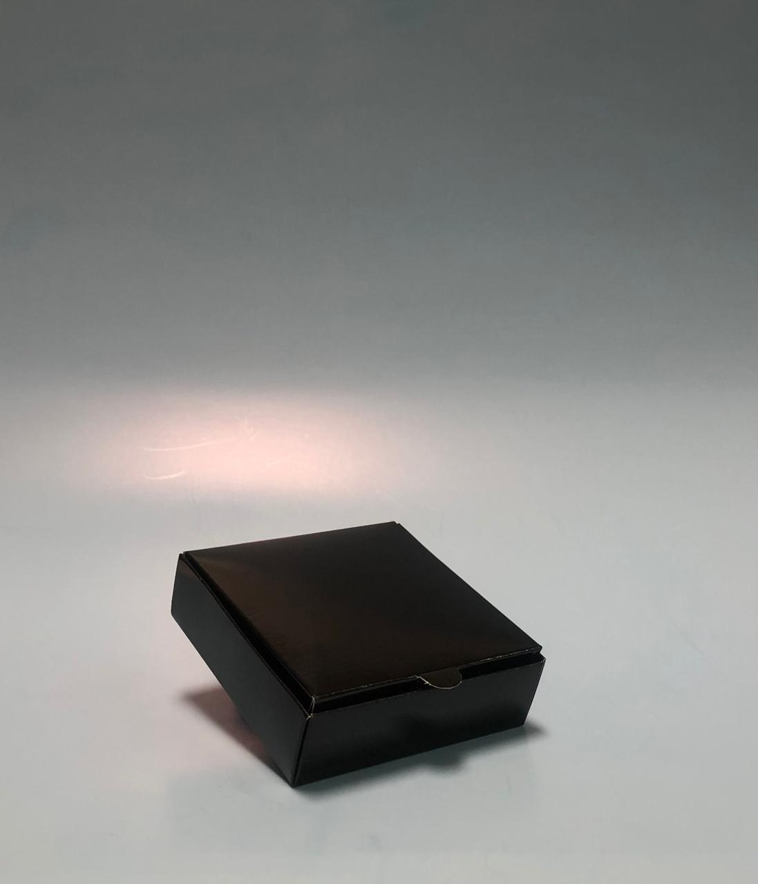 Caja Baul en Cartulina Negra de 10x10x3