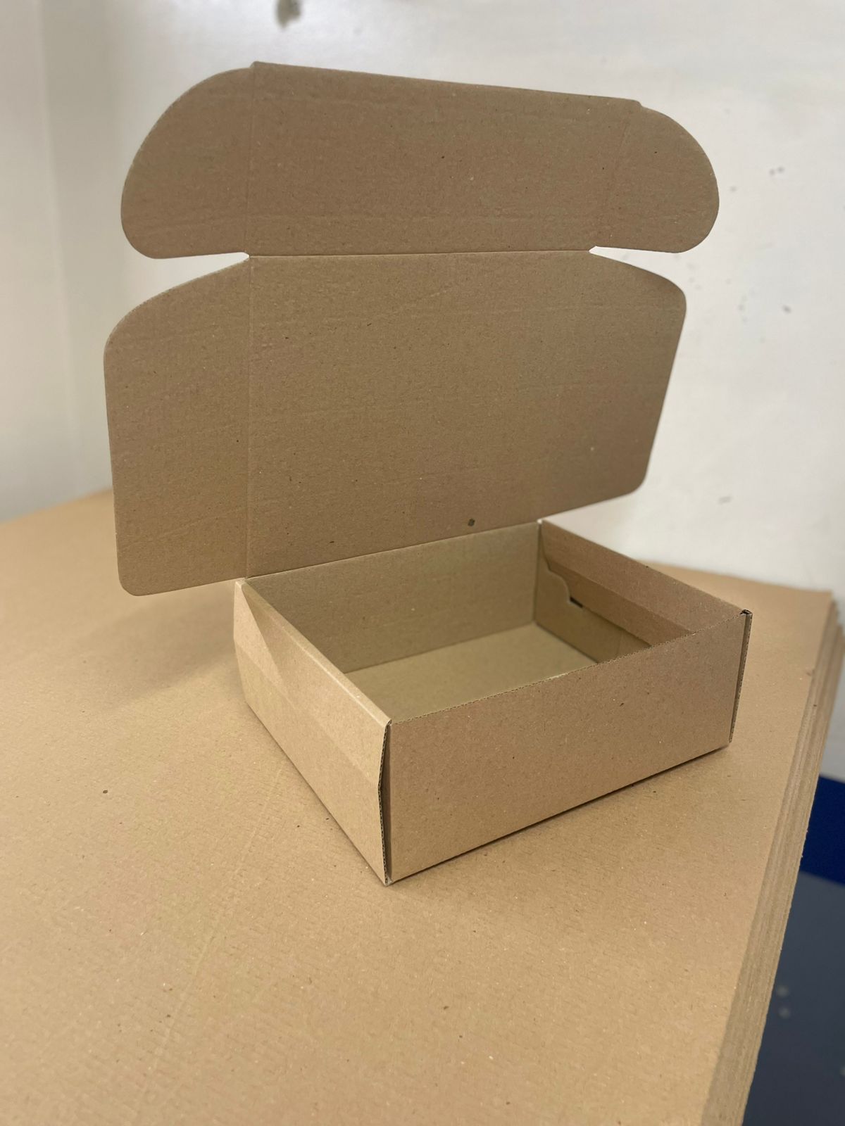 Caja Baul en Microcorrugado Cafe Cafe de 22x18x8
