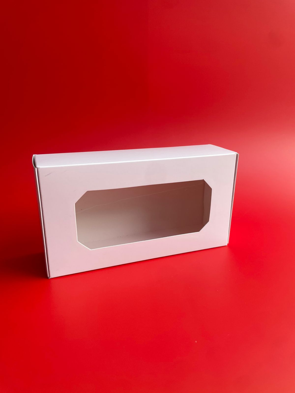Caja Baul en Cartulina con Ventana de 18x9x5