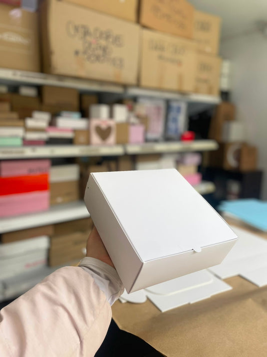 Caja Baul en Cartulina Blanca 19x19x7