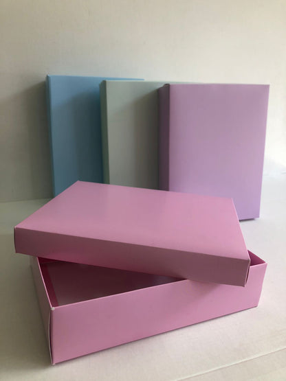 Caja Tapa y Base en Cartulina 24X19X7 Color